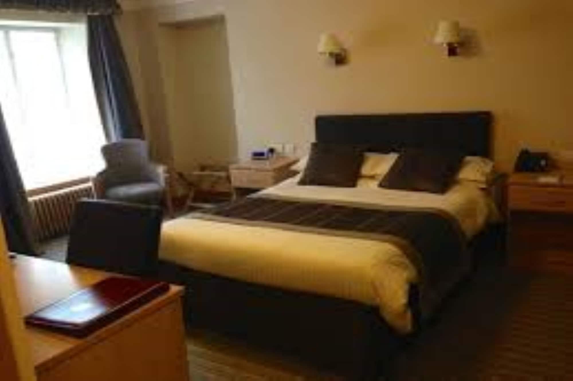โอโย เบอร์เนตต์ อาร์ม โฮเทล Hotel บันเคอรี ภายนอก รูปภาพ